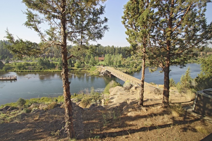 More Photos Of 705-775 SW Bonnett Way, Bend Unknown For Lease