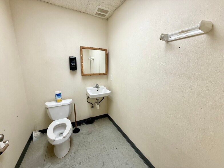More Photos Of 12045 6300 Rd, Montrose Flex For Lease