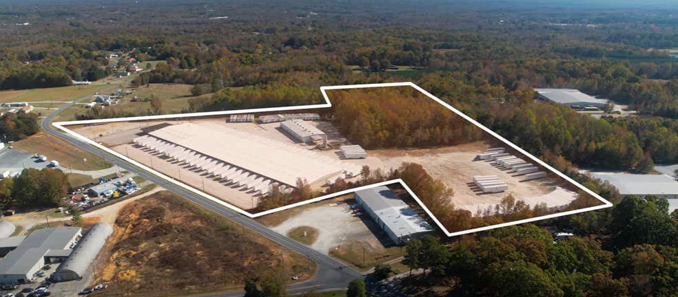 More Photos Of 7867 Turnpike Rd, High Point Distribution For Lease