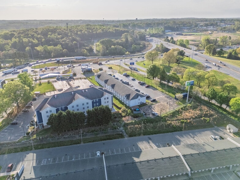 More Photos Of 1901 Broadcast St, Gastonia Hotel For Sale