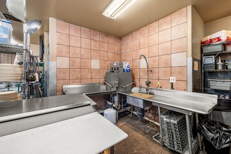 More Photos Of 105 S Tiffany Dr, Pueblo Restaurant For Sale