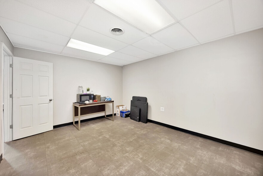 More Photos Of 3-7 Stuckhardt Rd, Trotwood Storefront Retail Office For Sale