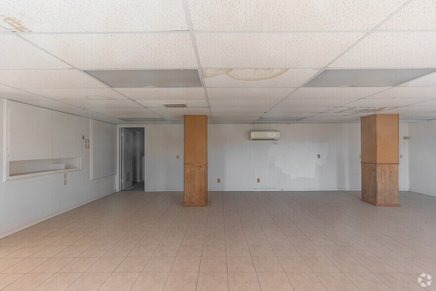 More Photos Of 4606 W Wall St, Midland Flex For Lease