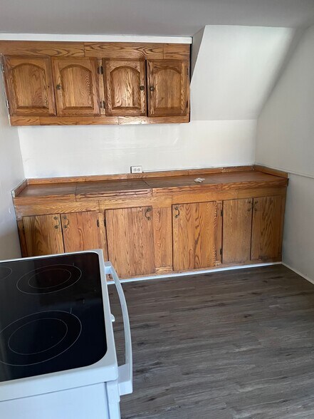 More Photos Of 27 Gallup St, North Adams Apartments For Sale