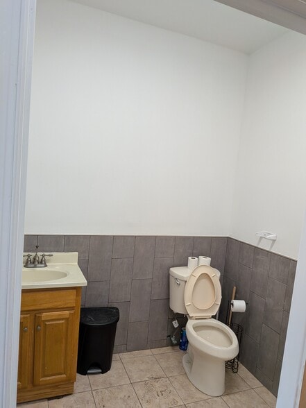 More Photos Of 1450 Flatbush Ave, Brooklyn Storefront Retail Residential For Lease