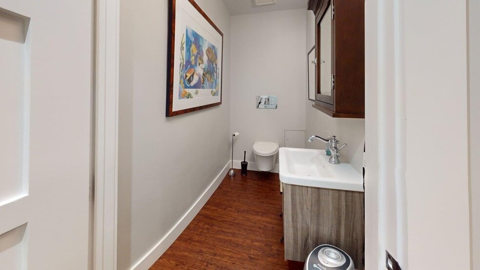 More Photos Of 44 Cocoanut Row, Palm Beach Medical For Sale