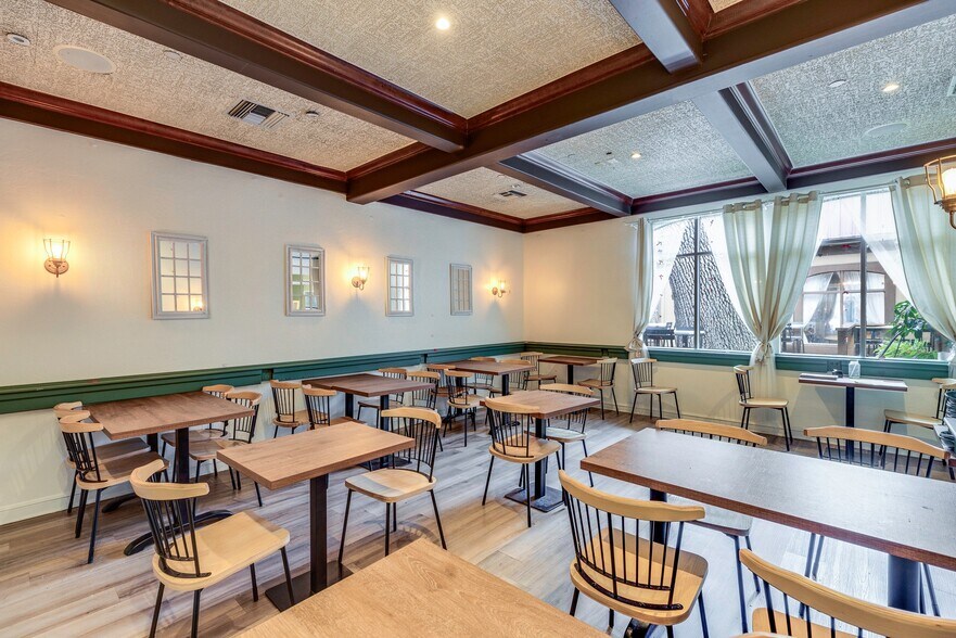 More Photos Of 14572 Big Basin Way, Saratoga Storefront For Sale