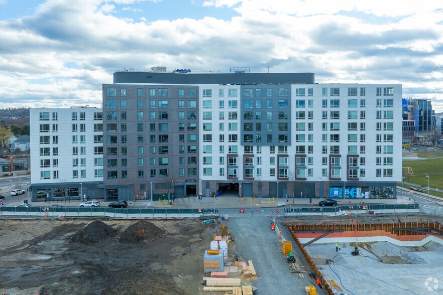 More Photos Of 219 Western Ave, Boston Restaurant For Lease