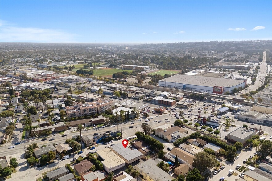More Photos Of 2917 S Mansfield Ave, Los Angeles Apartments For Sale
