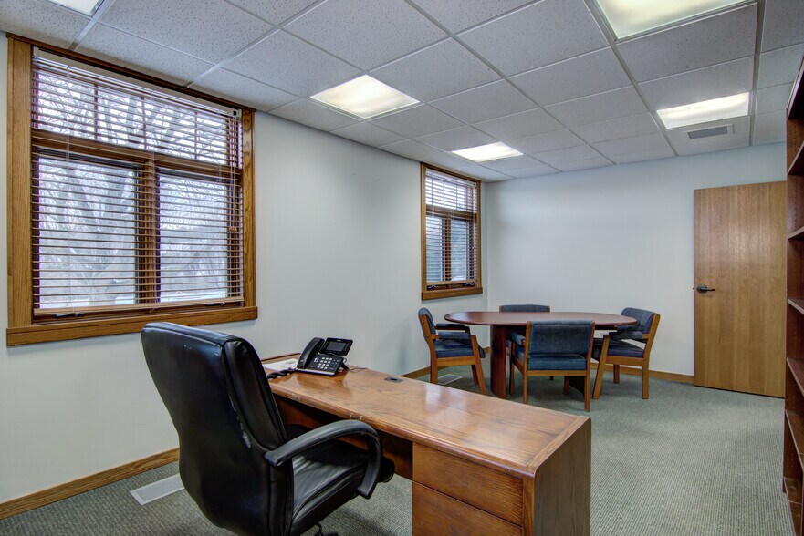 More Photos Of 3624 Oakwood Hills Pky, Eau Claire Office For Sale