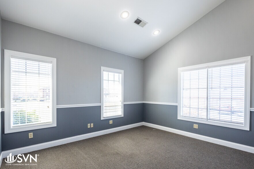 More Photos Of 328 Highland Park Dr, Richmond Office For Lease