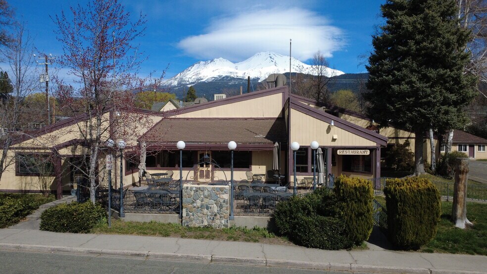 Primary Photo Of 520 N Mount Shasta Blvd, Mount Shasta General Retail For Sale