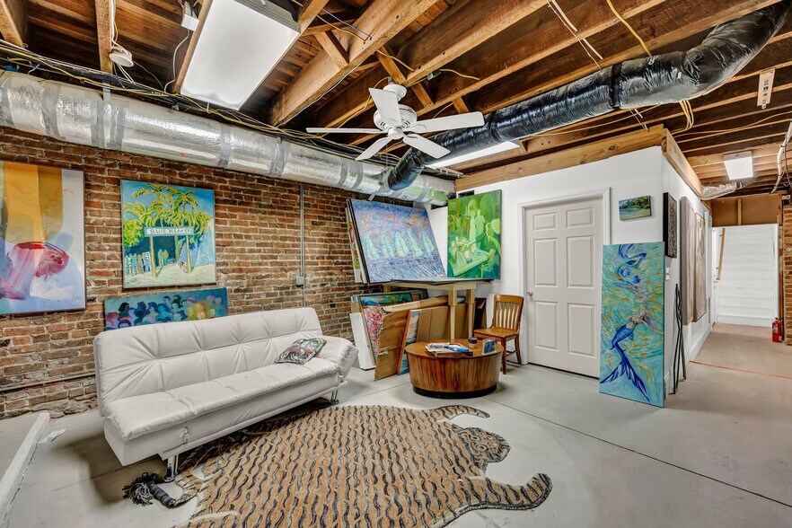 More Photos Of 271 N Front St, Wilmington General Retail For Sale