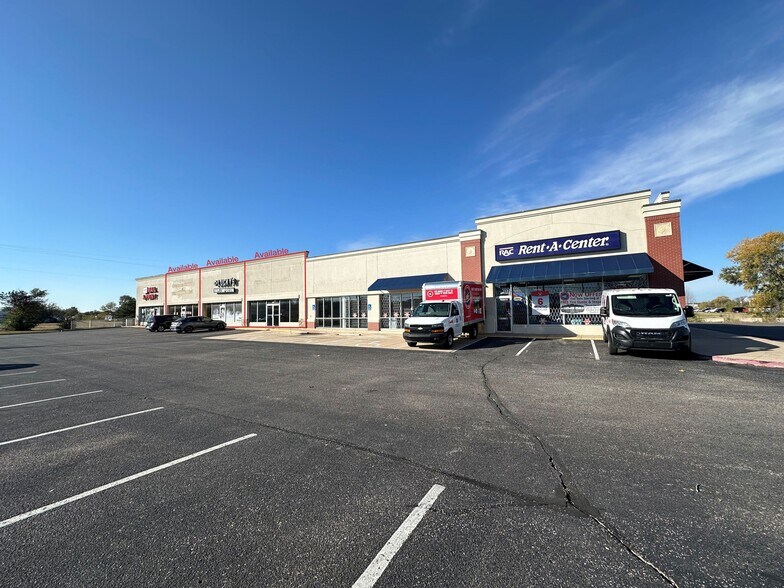 More Photos Of 133 E 47th St S, Wichita Unknown For Lease