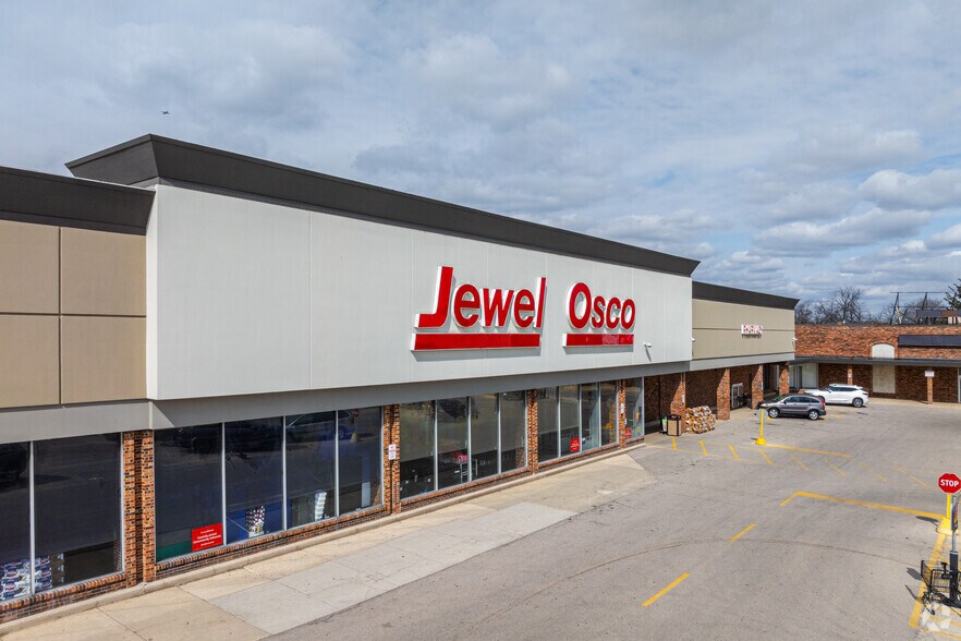 More Photos Of 7200-7342 W Foster Ave, Chicago General Retail For Sale