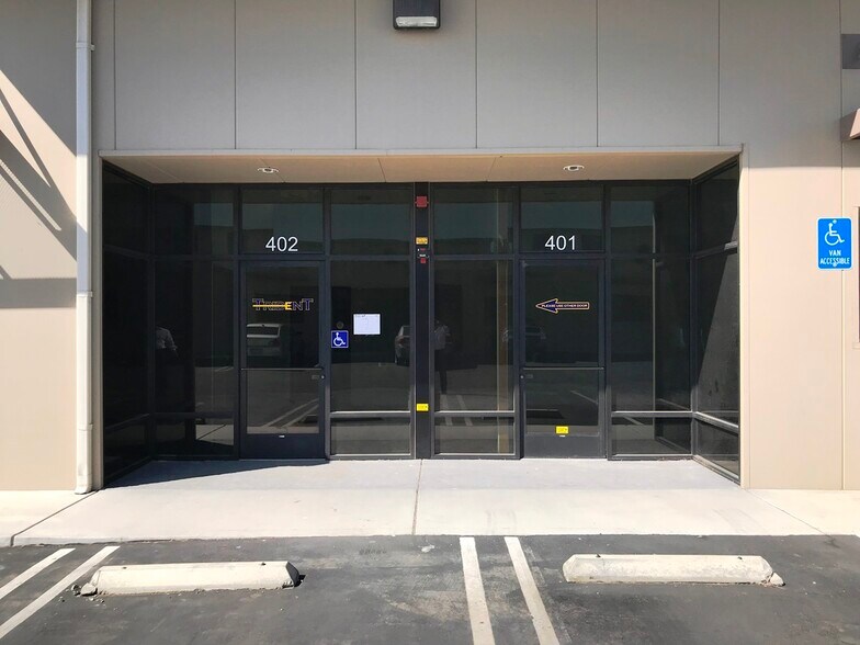 More Photos Of 10653 G Ave, Hesperia Service For Lease