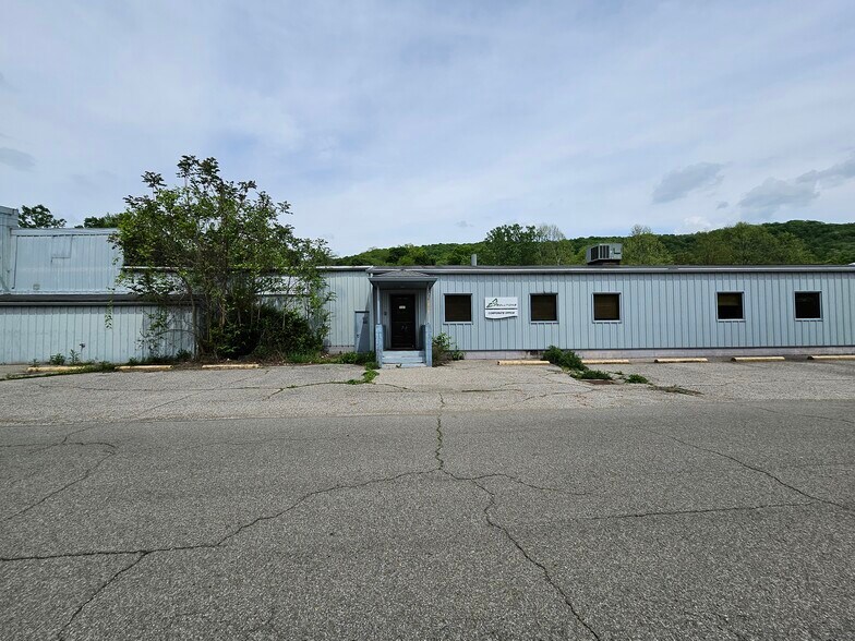 More Photos Of 1020 Industrial Park Rd, New Cumberland Warehouse For Sale