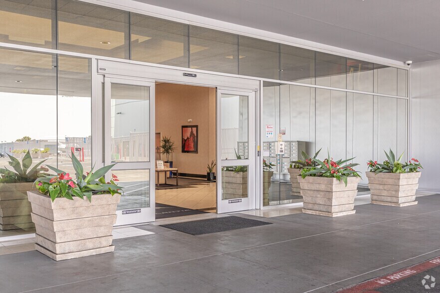 More Photos Of 2100 Palomar Airport Rd, Carlsbad Unknown For Lease