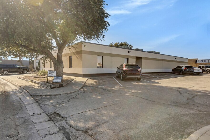 More Photos Of 809 Tower Dr, Odessa Loft Creative Space For Sale