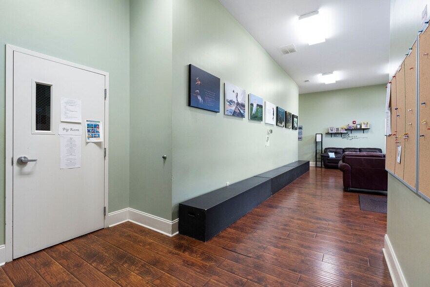 More Photos Of 65 Walnut Grove Rd SE, Cartersville Storefront Retail Office For Sale