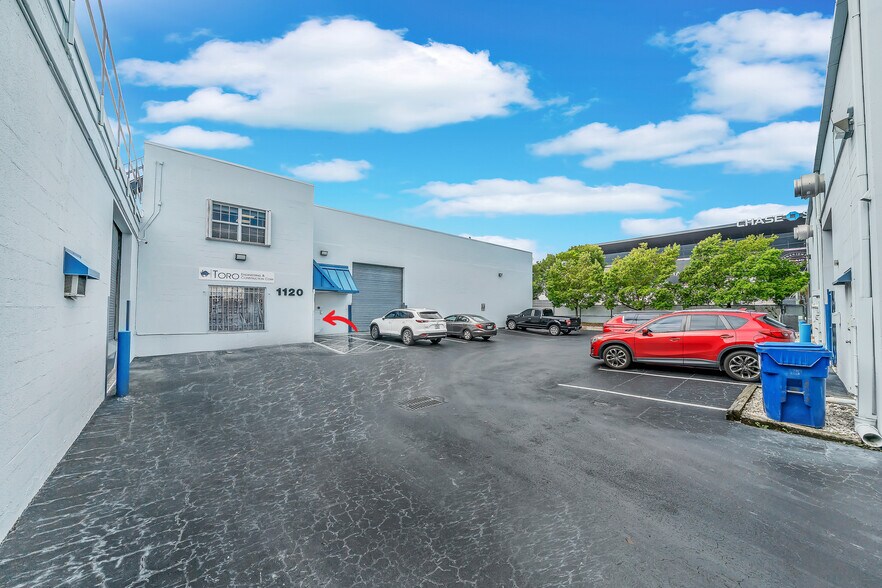 More Photos Of 1120 NW 54th St, Fort Lauderdale Warehouse For Lease