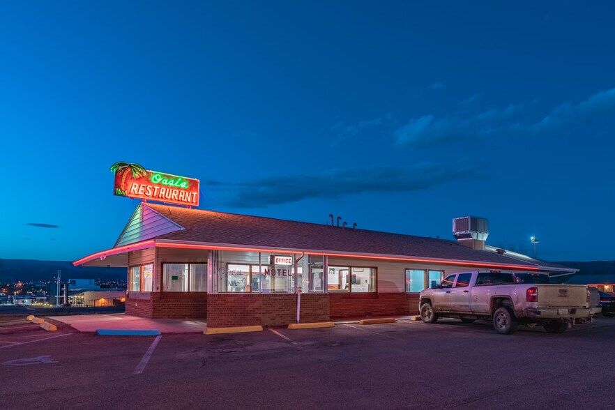 More Photos Of 1445 S 2nd St, Raton Hotel For Sale