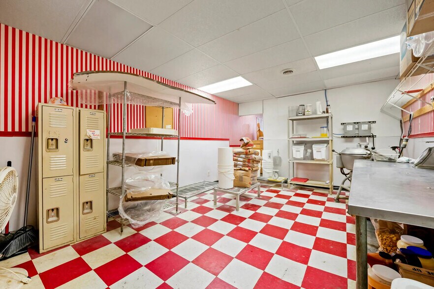 More Photos Of 24098 Front St, Grand Rapids Restaurant For Sale