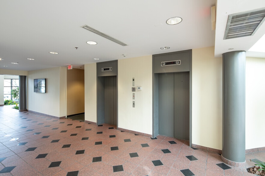 More Photos Of 7 Neshaminy Interplex, Trevose Office For Lease
