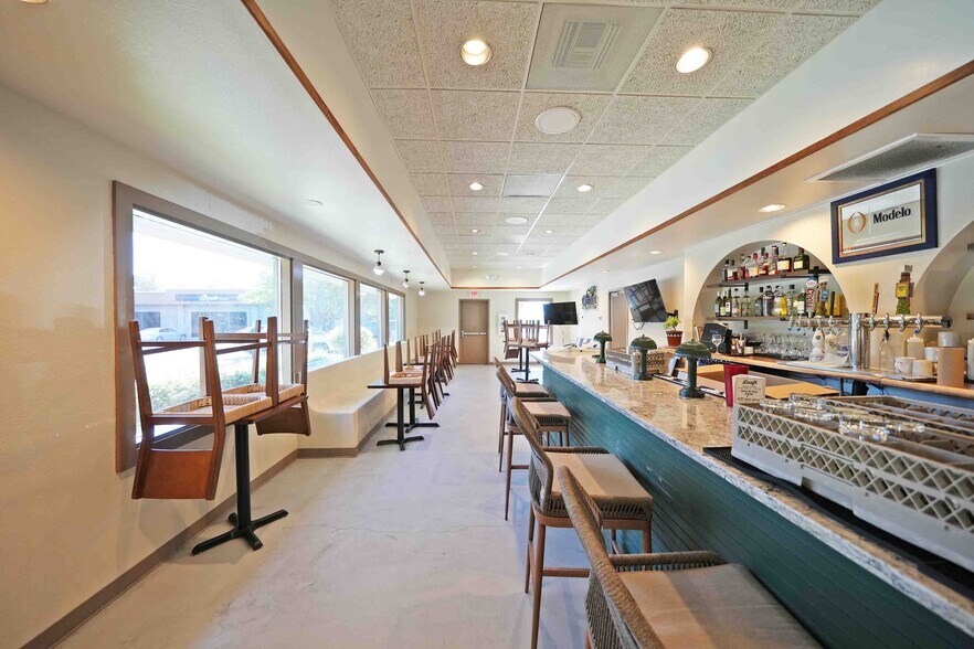 More Photos Of 1401 Lakeside Ct, Yakima Restaurant For Lease