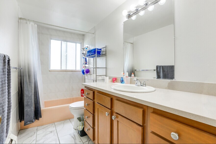 More Photos Of 1285 Ammons St, Lakewood Apartments For Sale