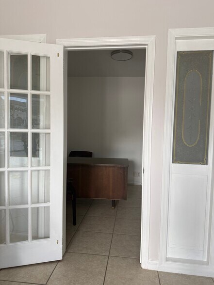 More Photos Of 1657 20th St, Vero Beach Office For Lease