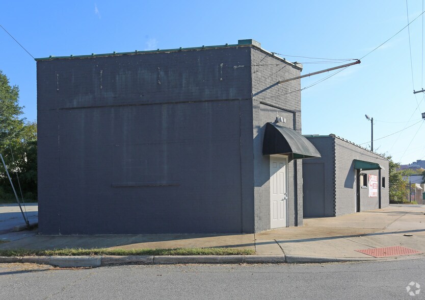More Photos Of 131 Oak St, High Point Freestanding For Lease