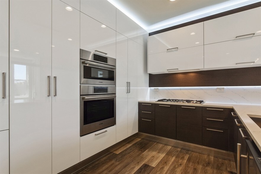 More Photos Of 1420 W Fulton St, Chicago Apartments For Sale