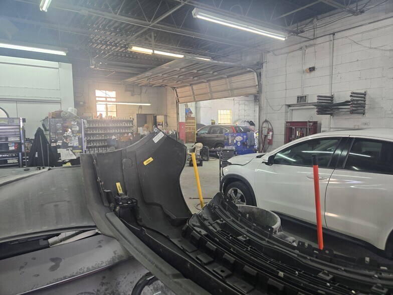 More Photos Of 300 W Oak Ln, Glenolden Auto Repair For Sale