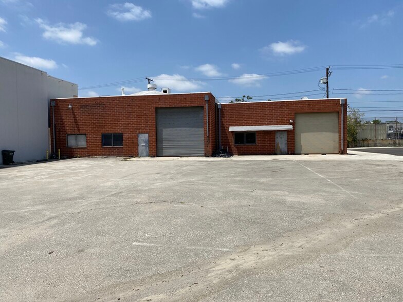 More Photos Of 625 S Glenwood Pl, Burbank Manufacturing For Sale