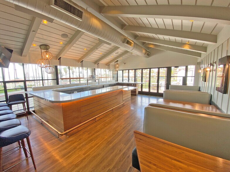 More Photos Of 15 E Cabrillo Blvd, Santa Barbara Restaurant For Lease