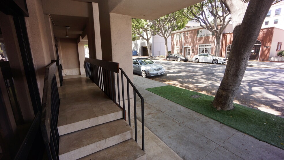 More Photos Of 924 E Green St, Pasadena Loft Creative Space For Lease