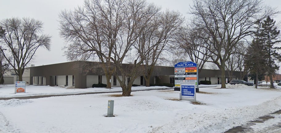 More Photos Of 1301 Cliff Rd E, Burnsville Showroom For Sale