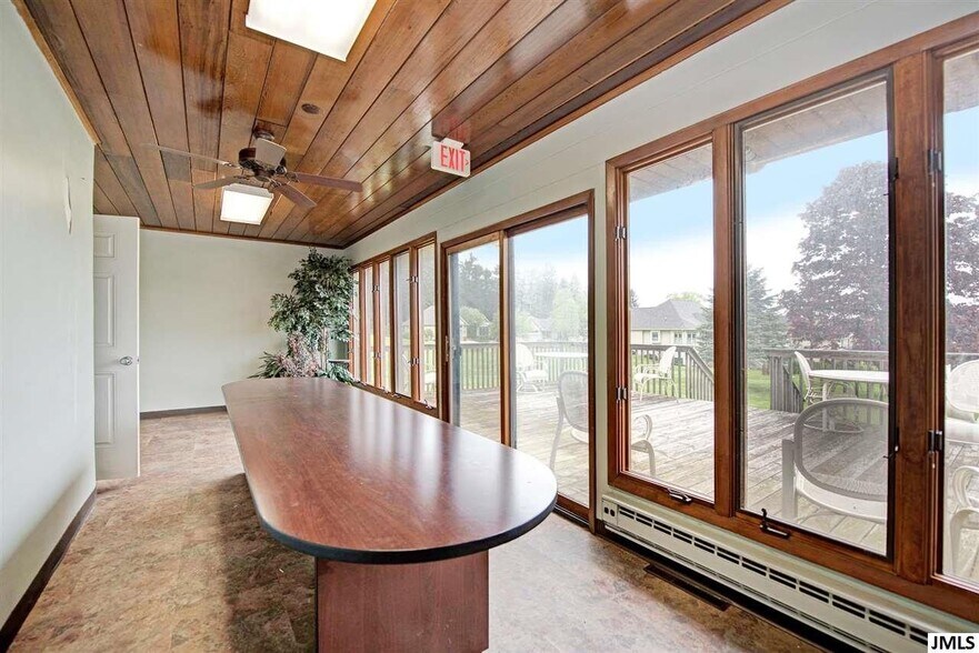 More Photos Of 3600 Spring Arbor Rd, Jackson Office For Lease