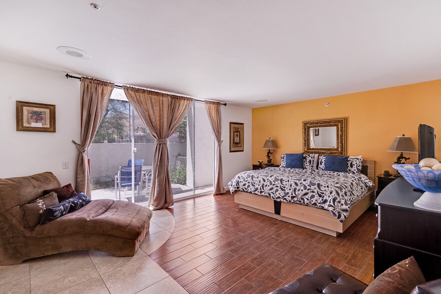 More Photos Of 67590 Jones Rd, Cathedral City Hotel For Sale