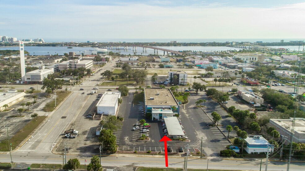 More Photos Of 130 N Ridgewood Ave, Daytona Beach Office For Sale