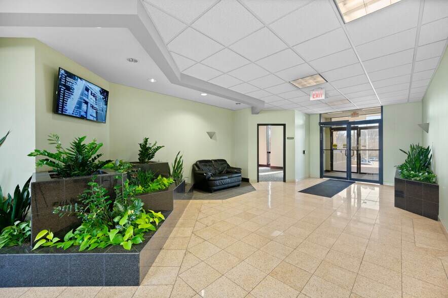 More Photos Of 10700 Montgomery Rd, Montgomery Medical For Lease