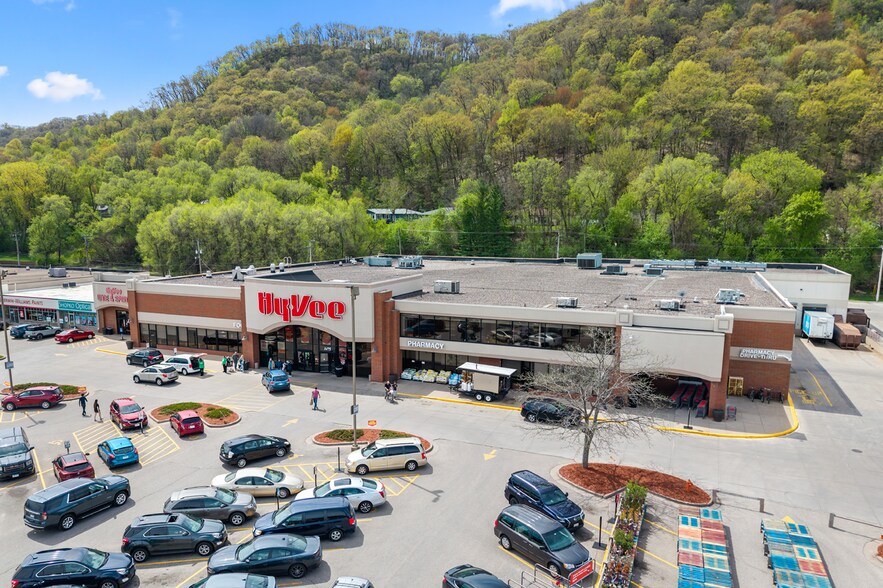 Primary Photo Of 1475 W Service Dr, Winona Supermarket For Sale