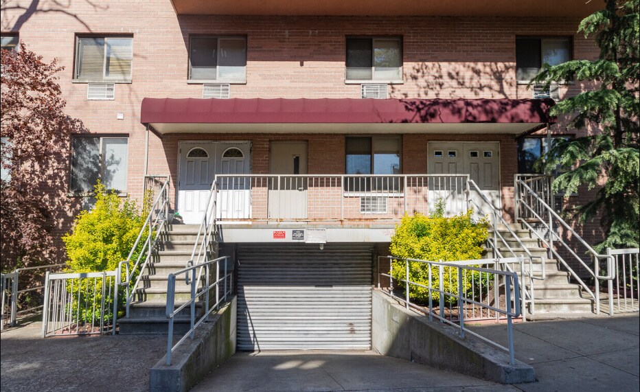 More Photos Of 11882 Metropolitan Ave, Kew Gardens Apartments For Lease