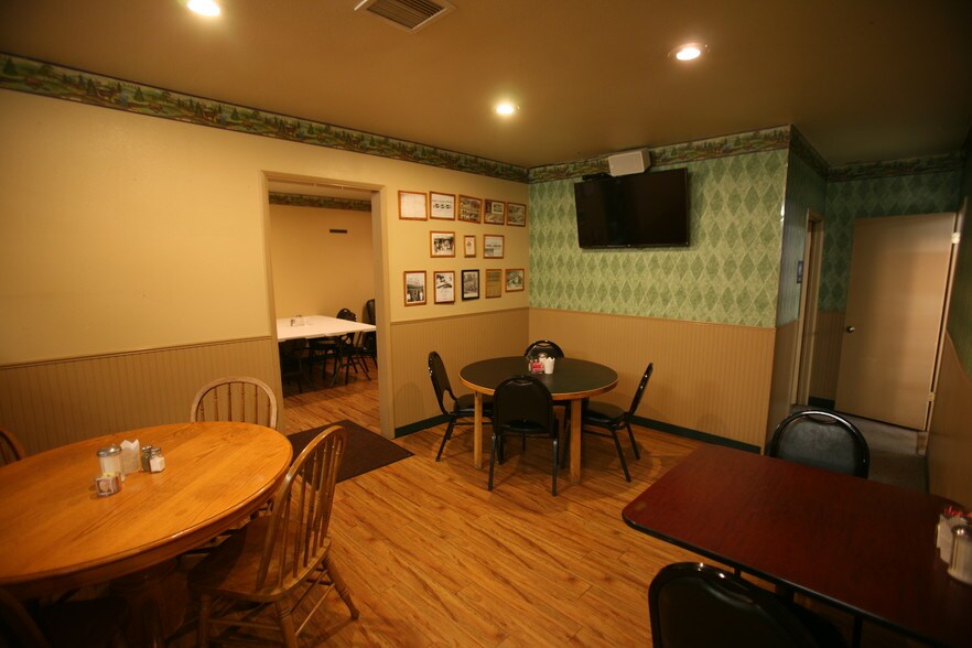 More Photos Of 31815 E Historic Columbia RI Hwy, Troutdale Convenience Store For Sale