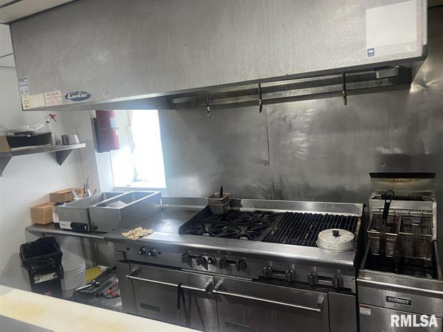 More Photos Of 1112 4th St, Fulton Apartments For Sale