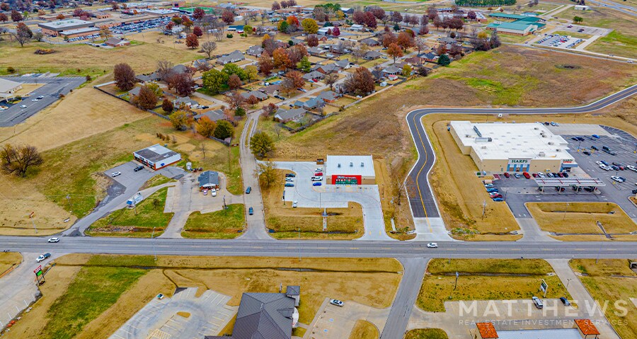 More Photos Of 1200 Lee st, Fort Gibson Freestanding For Sale