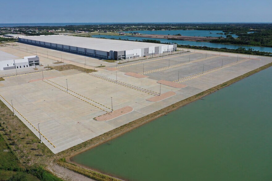 More Photos Of 16801 FM 2354 Rd, Baytown Land For Lease