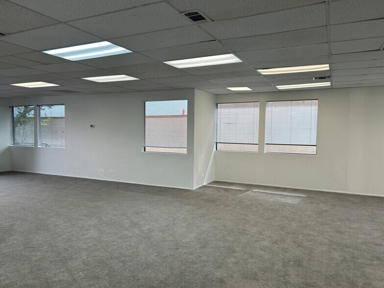 More Photos Of 4683 Mercury St, San Diego Loft Creative Space For Lease