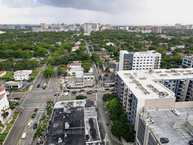 More Photos Of 3075 SW 39th Ave, Miami Showroom For Lease